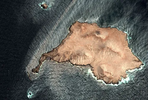 Oil spill off Oman spreads to 400 sq km from a sanctioned Russian tanker