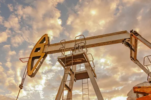 Crude oil climbs for a sixth day as US prepares new Iran sanctions