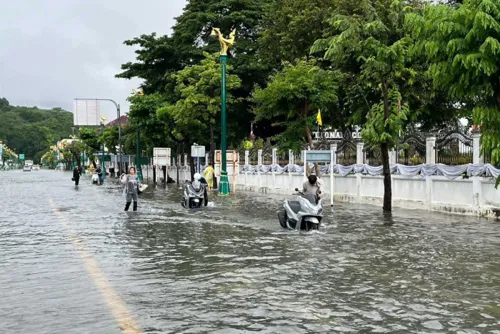 Flooding hits 21 provinces with heavy rain moving south this week