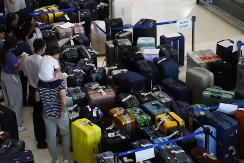 Thai Airways ousts CEO after flood-driven flight and baggage chaos