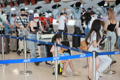 Airport baggage can now be opened without the owner present from Friday