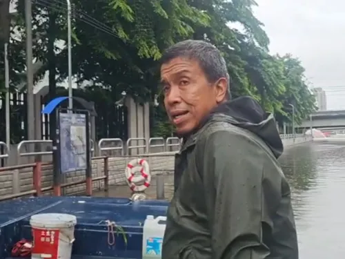 Bangkok flooding persists on Phetchaburi Tai Mai–Ekkamai and Lat Phrao canal areas; Ram Kham Haeng and Khlong Chan communities on watch