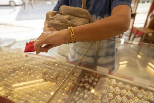 Gold jumps 450 baht to 68,650 per baht for jewellery on 8 Aug 2026