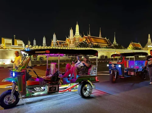 Draft rule would ban combustion tuk-tuks from central Bangkok zones, with EV-only exceptions