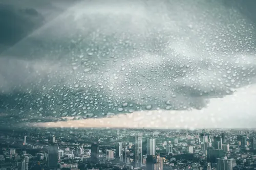 Heavy rain and flash-flood warnings for the North, Northeast and Central regions today, with 60% rain coverage in Bangkok