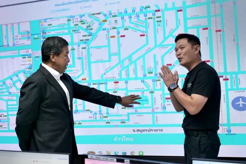 Bangkok's governor and a former KMITL rector meet on Lat Krabang flooding; stagnant water and drainage fixes are under way