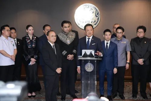 First 2 million baht payout under the national disaster insurance scheme goes to Chiang Mai flood victims' heirs