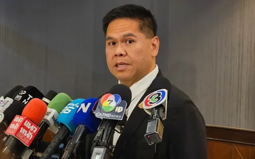 Industrial estates still flooded in Lat Krabang and Bang Chan, minister says no economic damage yet