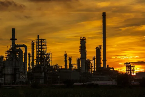 Crude prices rose five days running as US pressure on Iran tightens, so budget for fuel to stay high