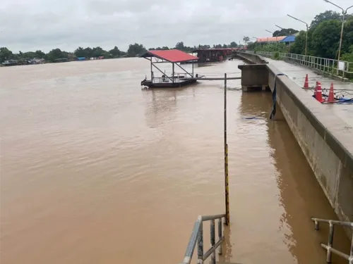 Ang Thong flood surge hits 2–5 October: water up 1.5–1.8 m in Chaiyo, Mueang and Pho Mok